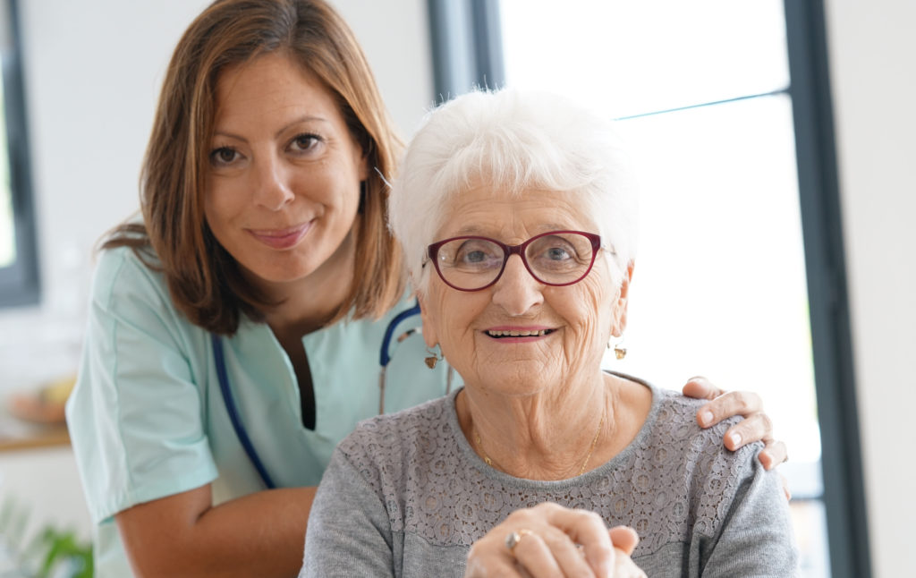 shutterstock_749388022 Senior with glasses